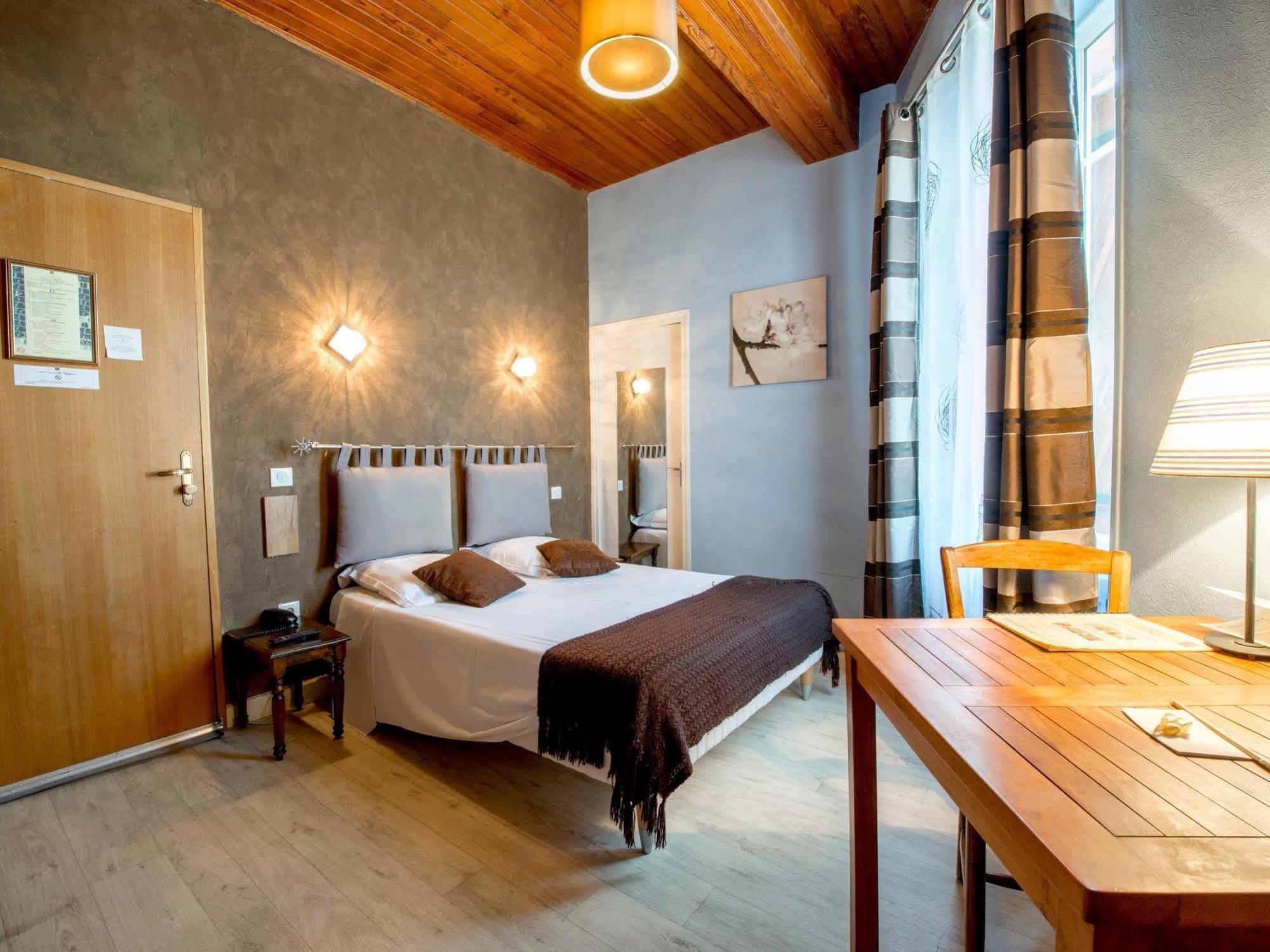 Logis Hotels - Hotel Et Restaurant Les Voyageurs Tournon-d'Agenais Exterior photo