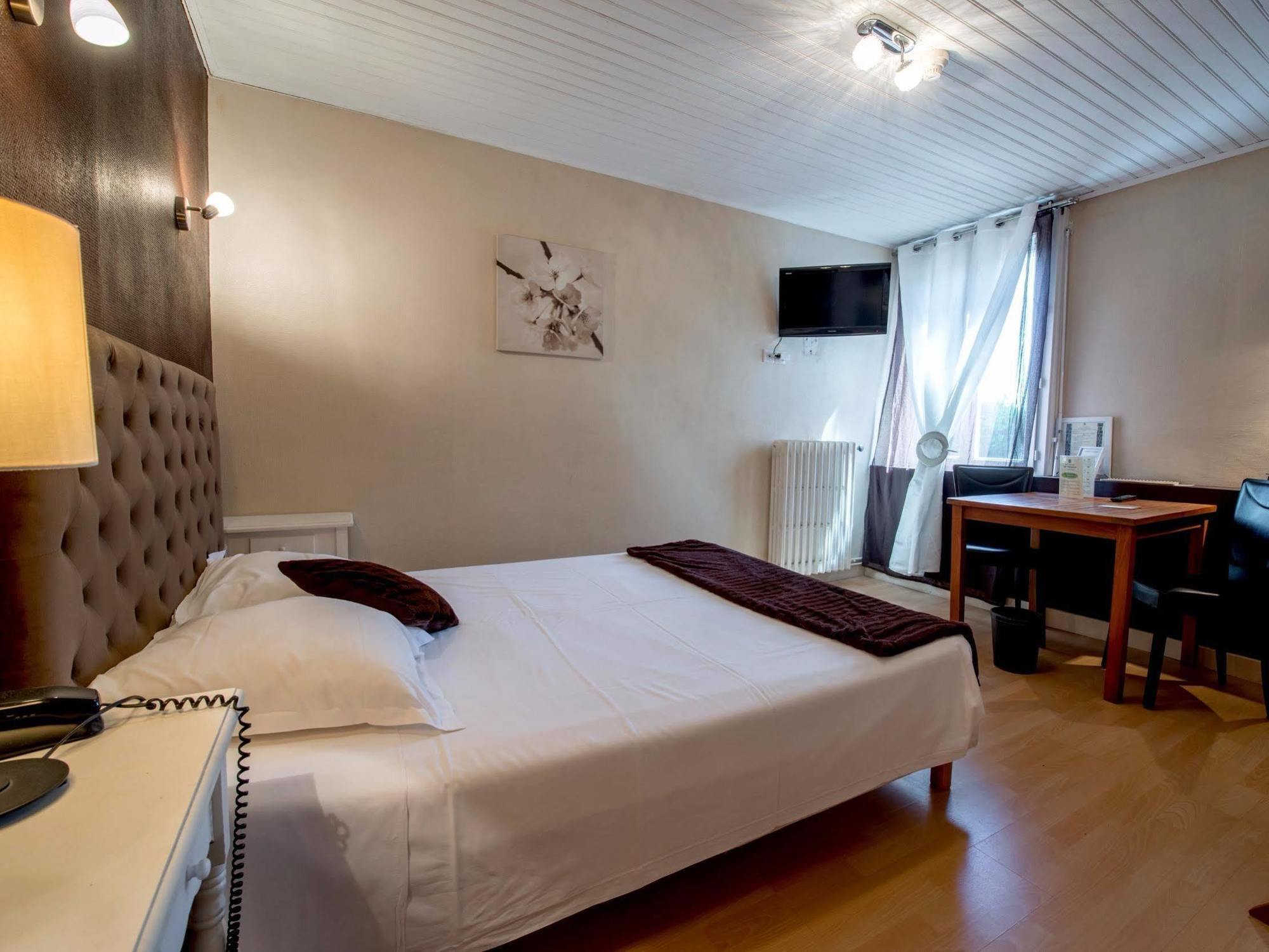 Logis Hotels - Hotel Et Restaurant Les Voyageurs Tournon-d'Agenais Exterior photo