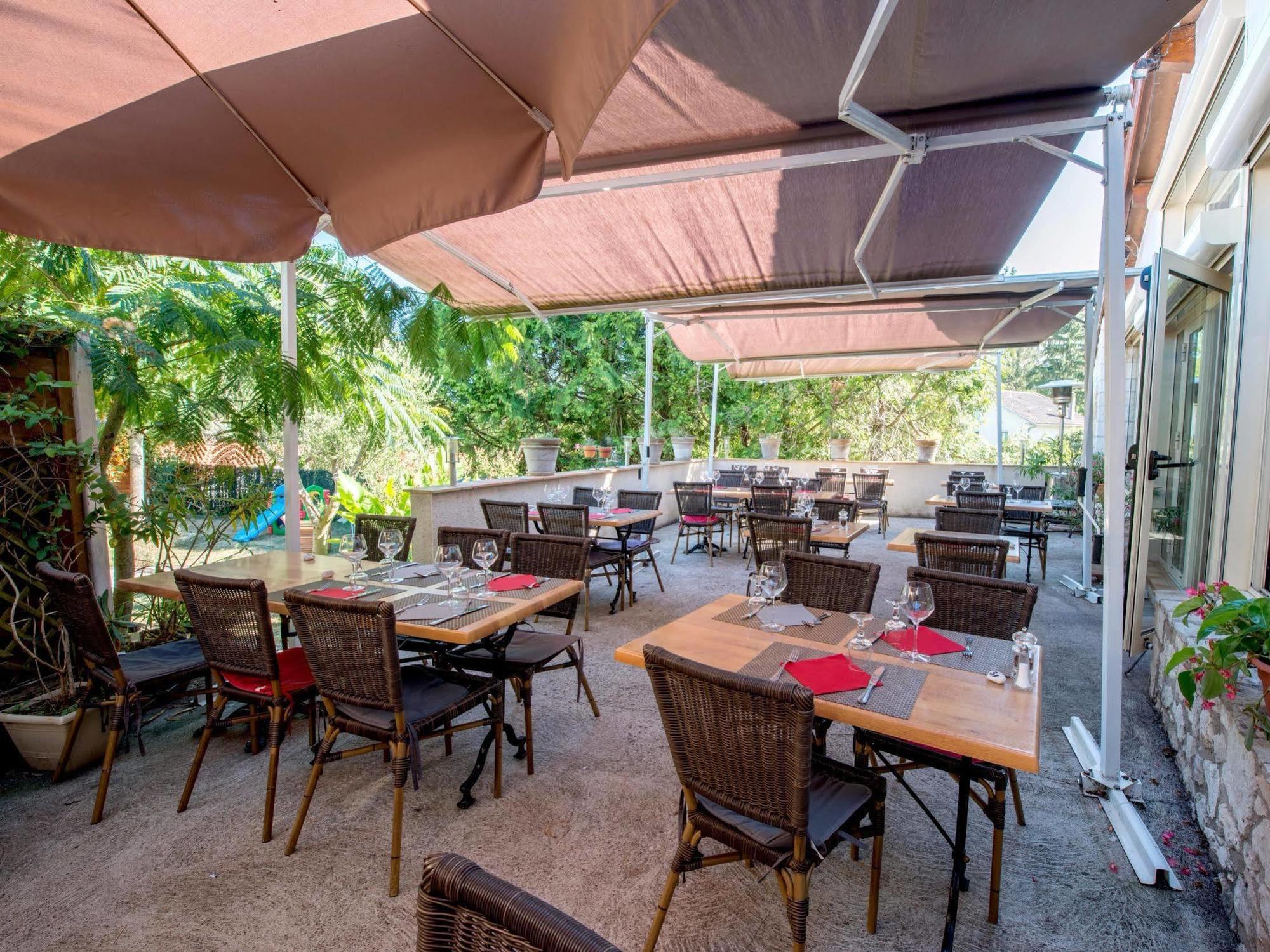 Logis Hotels - Hotel Et Restaurant Les Voyageurs Tournon-d'Agenais Exterior photo