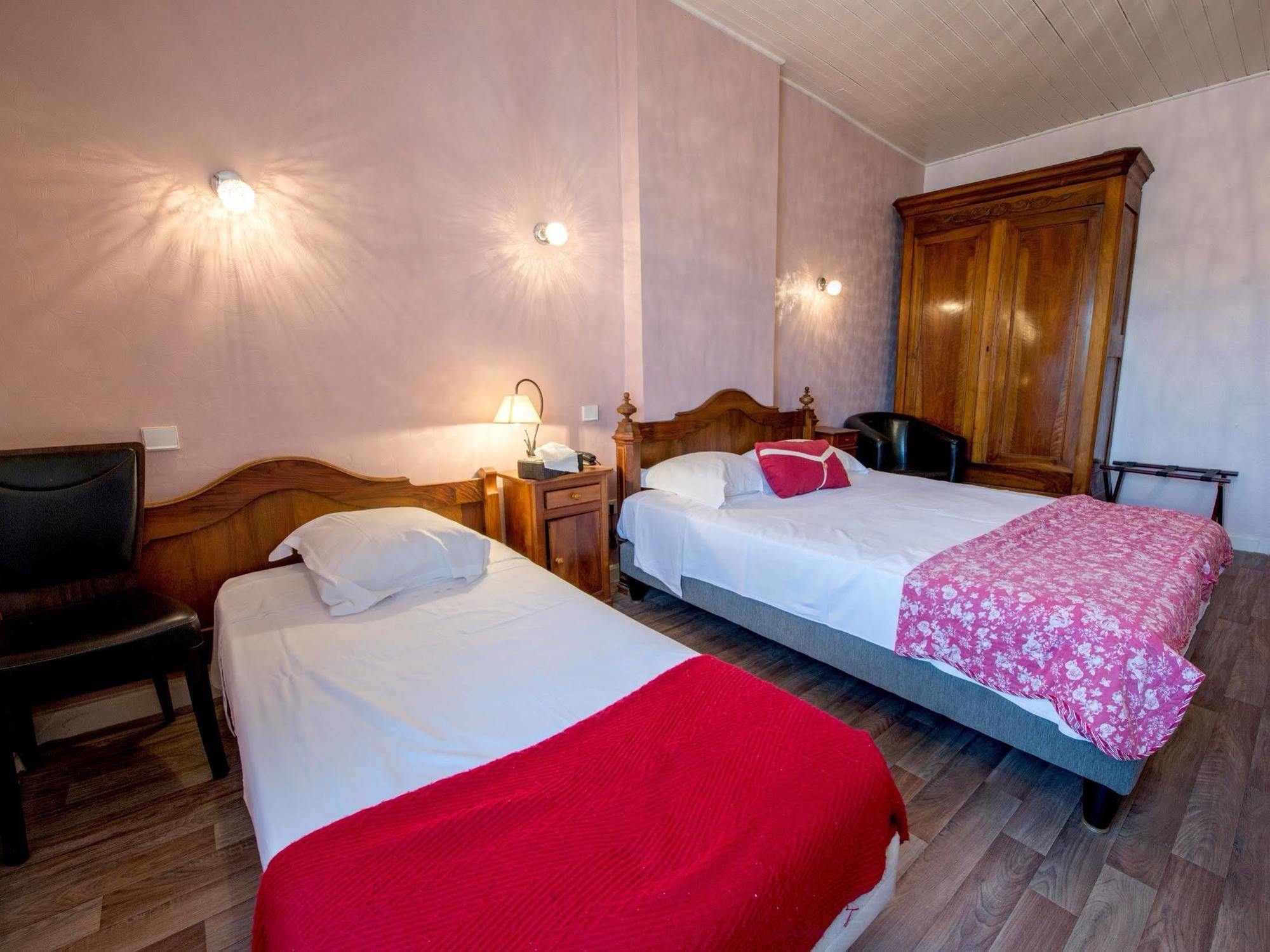 Logis Hotels - Hotel Et Restaurant Les Voyageurs Tournon-d'Agenais Exterior photo