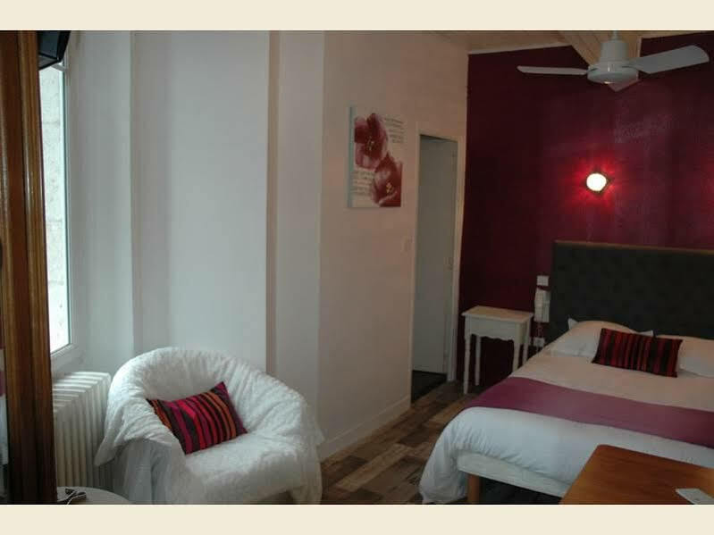 Logis Hotels - Hotel Et Restaurant Les Voyageurs Tournon-d'Agenais Exterior photo